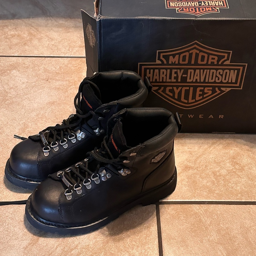 Harley-Davidson Black Leather Lace-Up Riding Boots with Metal Eyelets